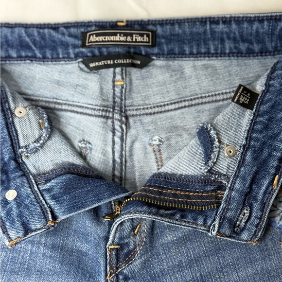Abercrombie & Fitch Signature Collection Jeans Floral Embroidery - Picture 4 of 12